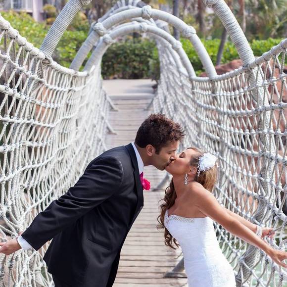 Meet your Posher, Nicole - Picture 1 of 1